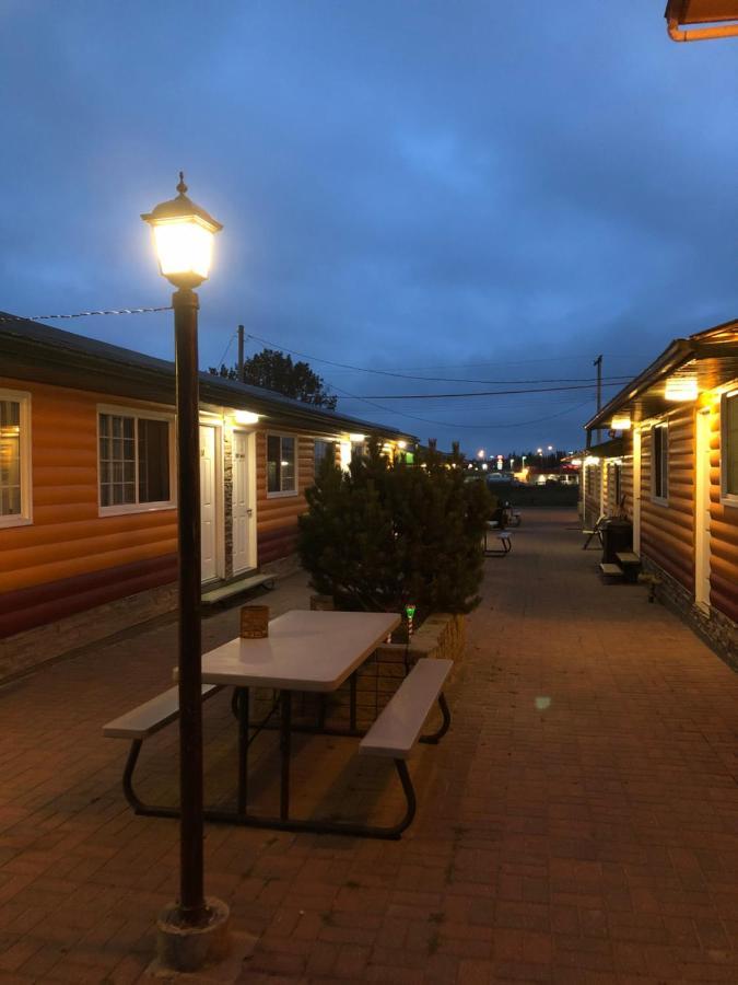 Alpine Motel Rocky Mountain House Ngoại thất bức ảnh