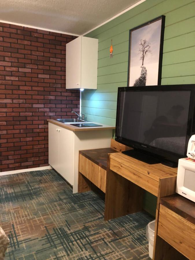 Alpine Motel Rocky Mountain House Ngoại thất bức ảnh