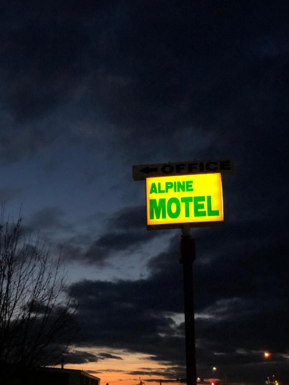 Alpine Motel Rocky Mountain House Ngoại thất bức ảnh