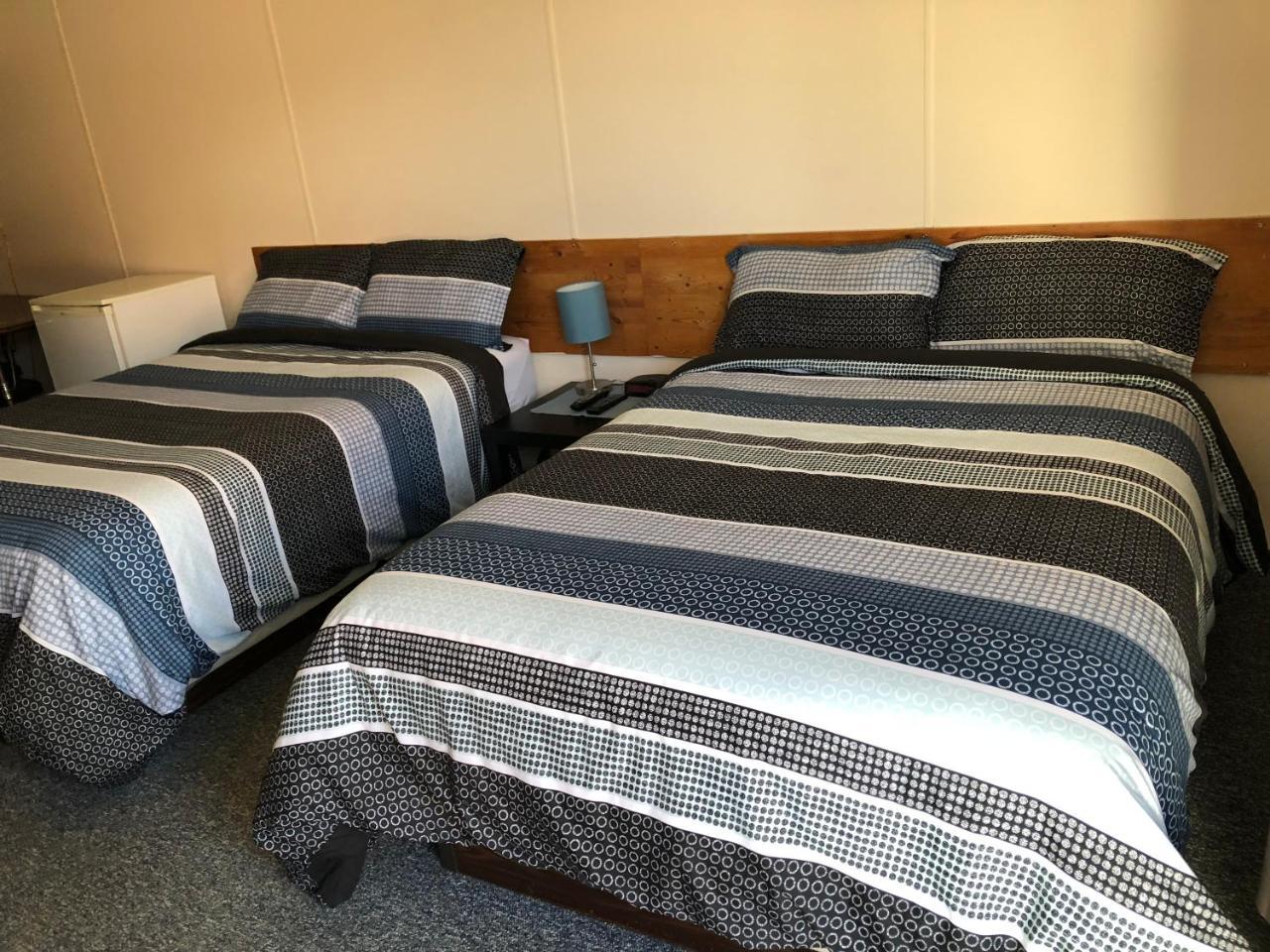 Alpine Motel Rocky Mountain House Ngoại thất bức ảnh