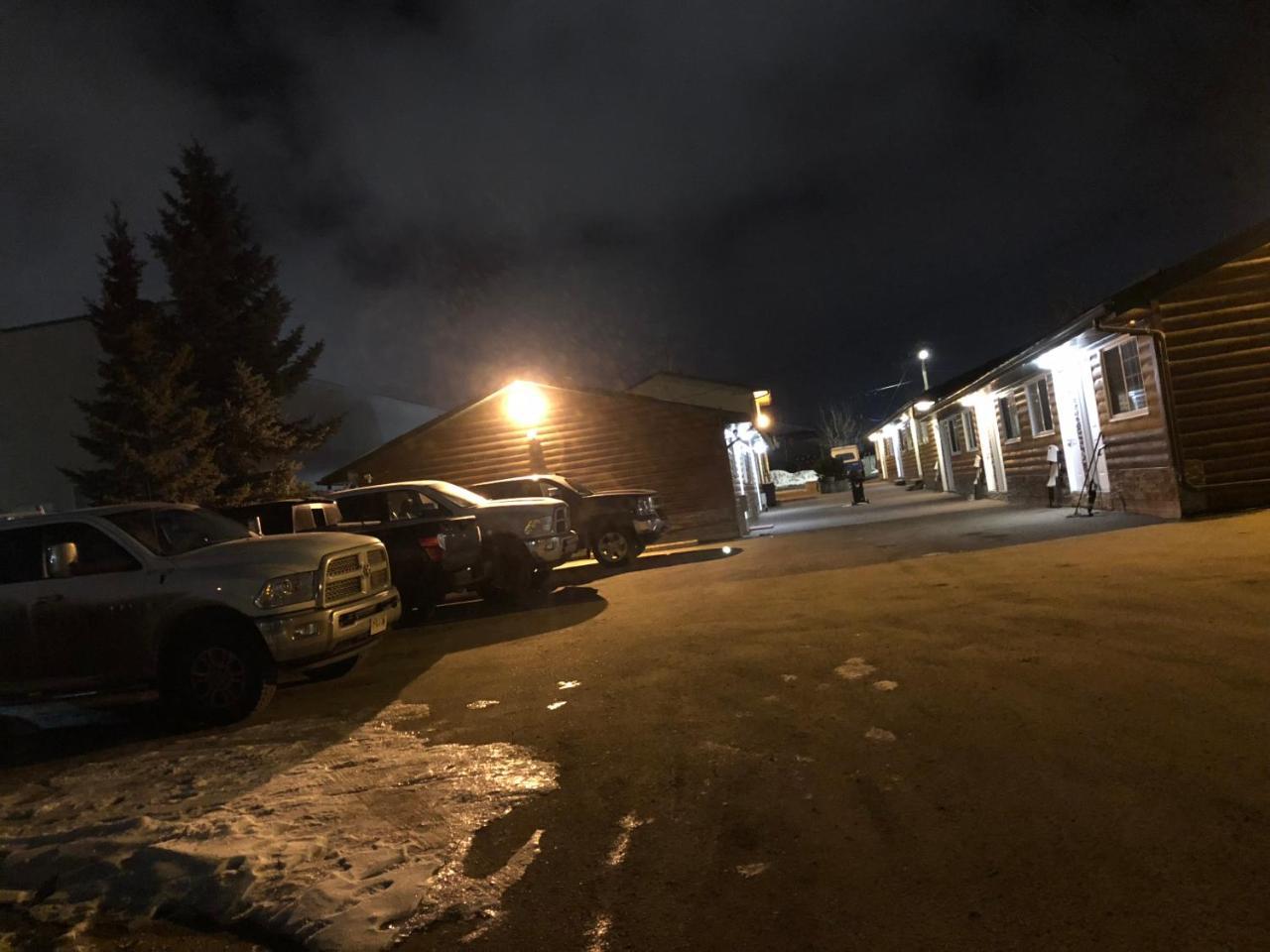 Alpine Motel Rocky Mountain House Ngoại thất bức ảnh
