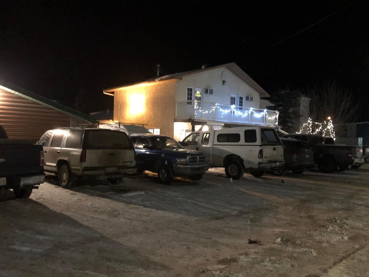 Alpine Motel Rocky Mountain House Ngoại thất bức ảnh