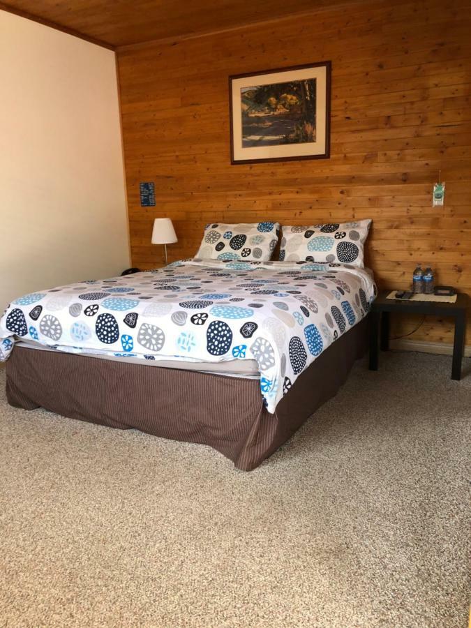 Alpine Motel Rocky Mountain House Ngoại thất bức ảnh