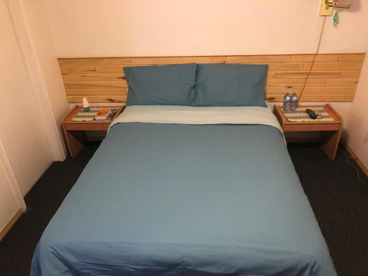 Alpine Motel Rocky Mountain House Ngoại thất bức ảnh